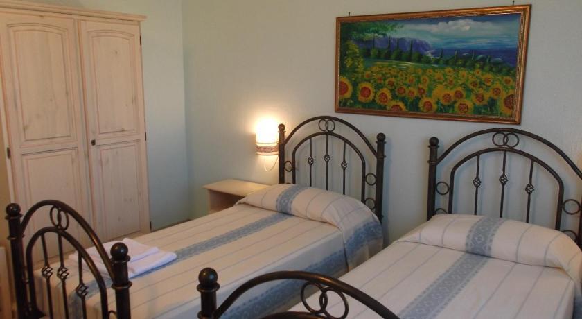 Hotel Baia Cea Бари Сардо Стая снимка