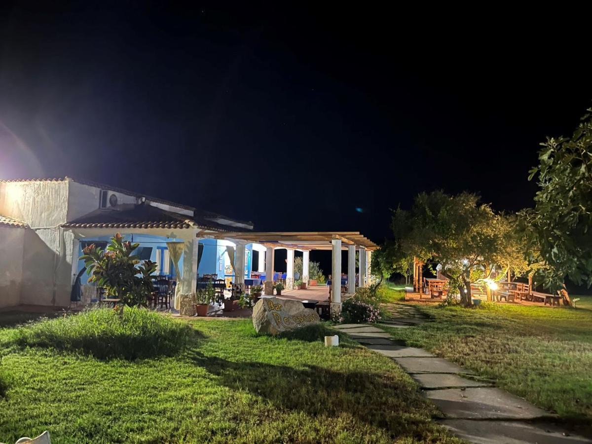 Hotel Baia Cea Бари Сардо Екстериор снимка