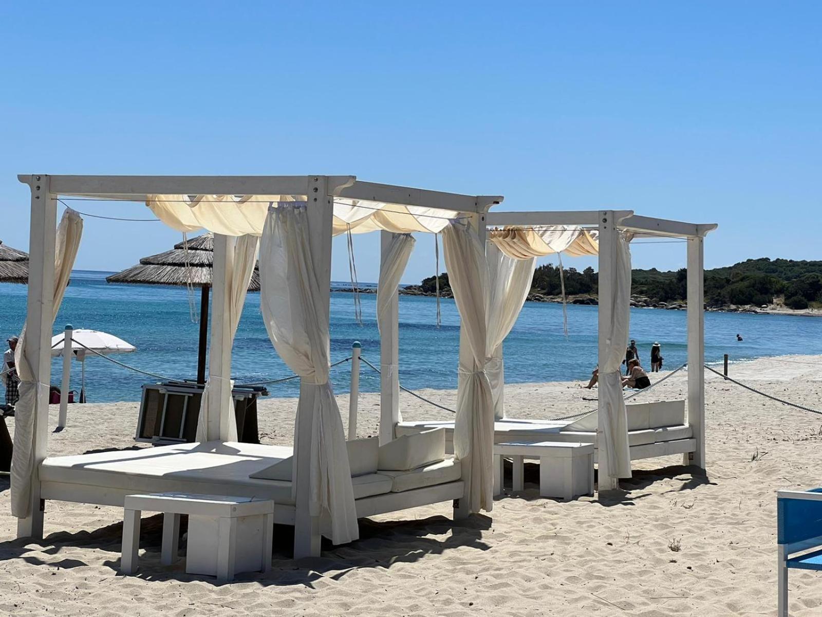 Hotel Baia Cea Бари Сардо Екстериор снимка