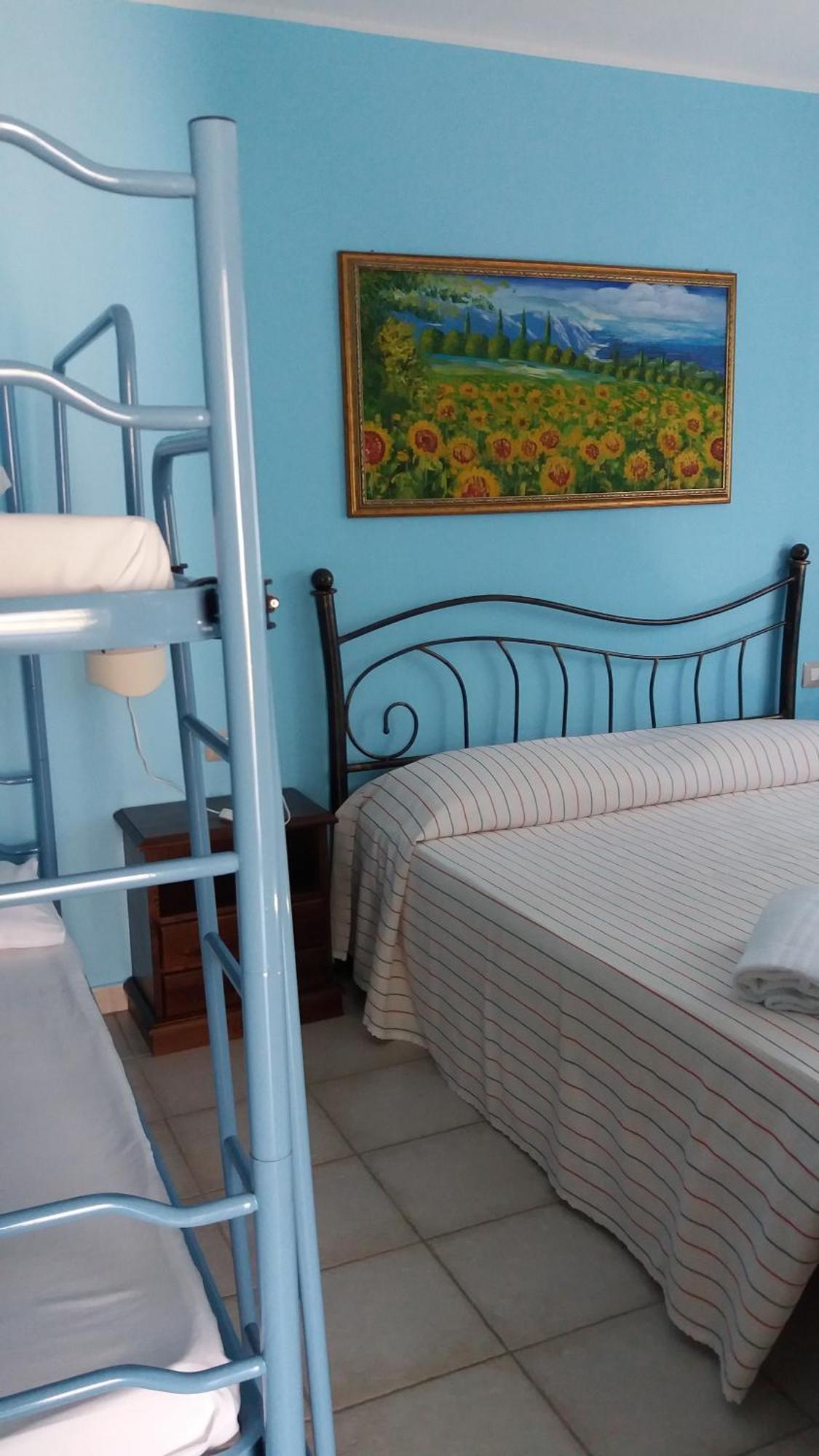 Hotel Baia Cea Бари Сардо Екстериор снимка