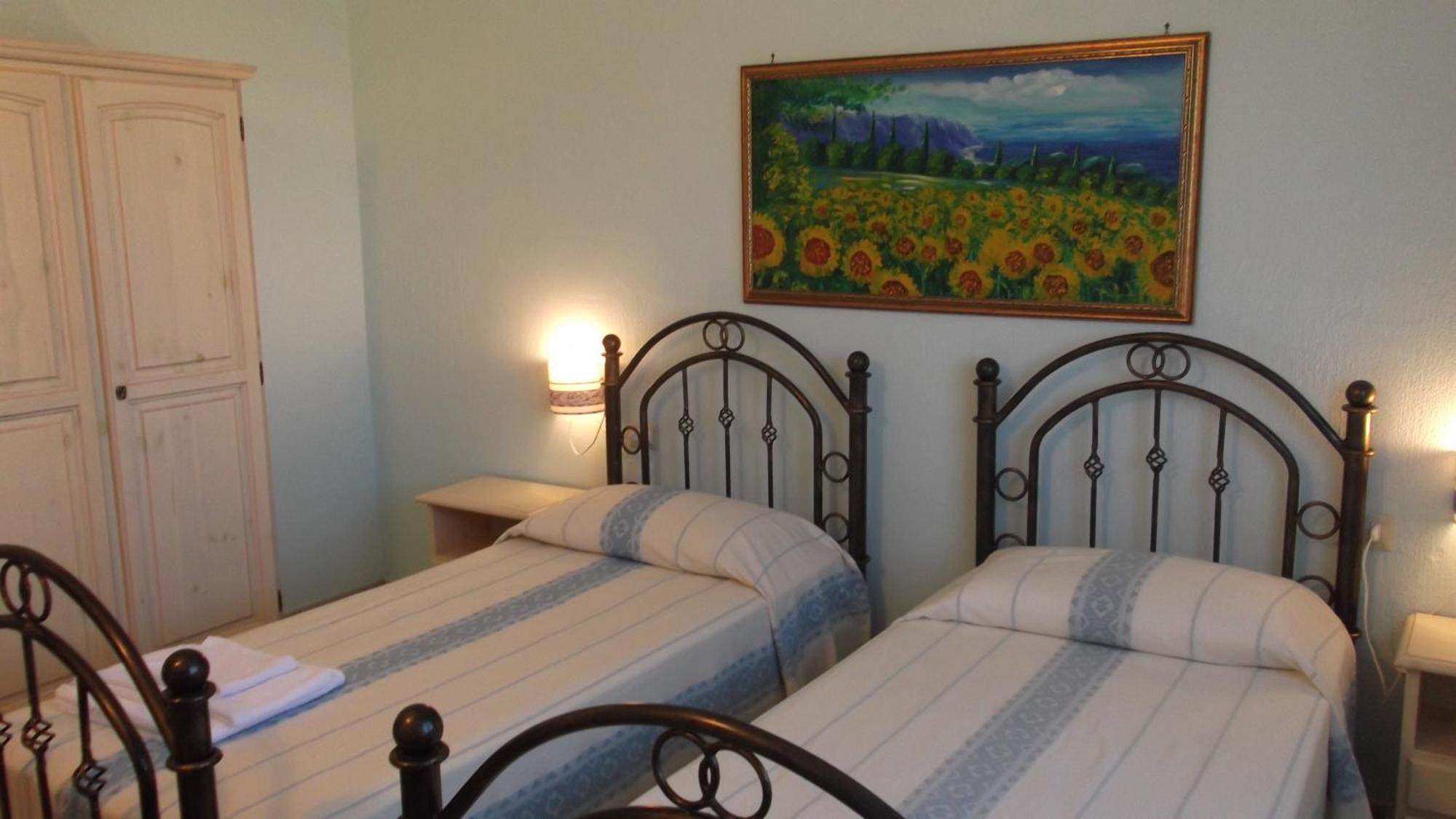 Hotel Baia Cea Бари Сардо Стая снимка