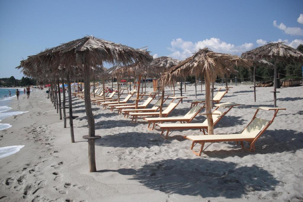 Hotel Baia Cea Бари Сардо Екстериор снимка